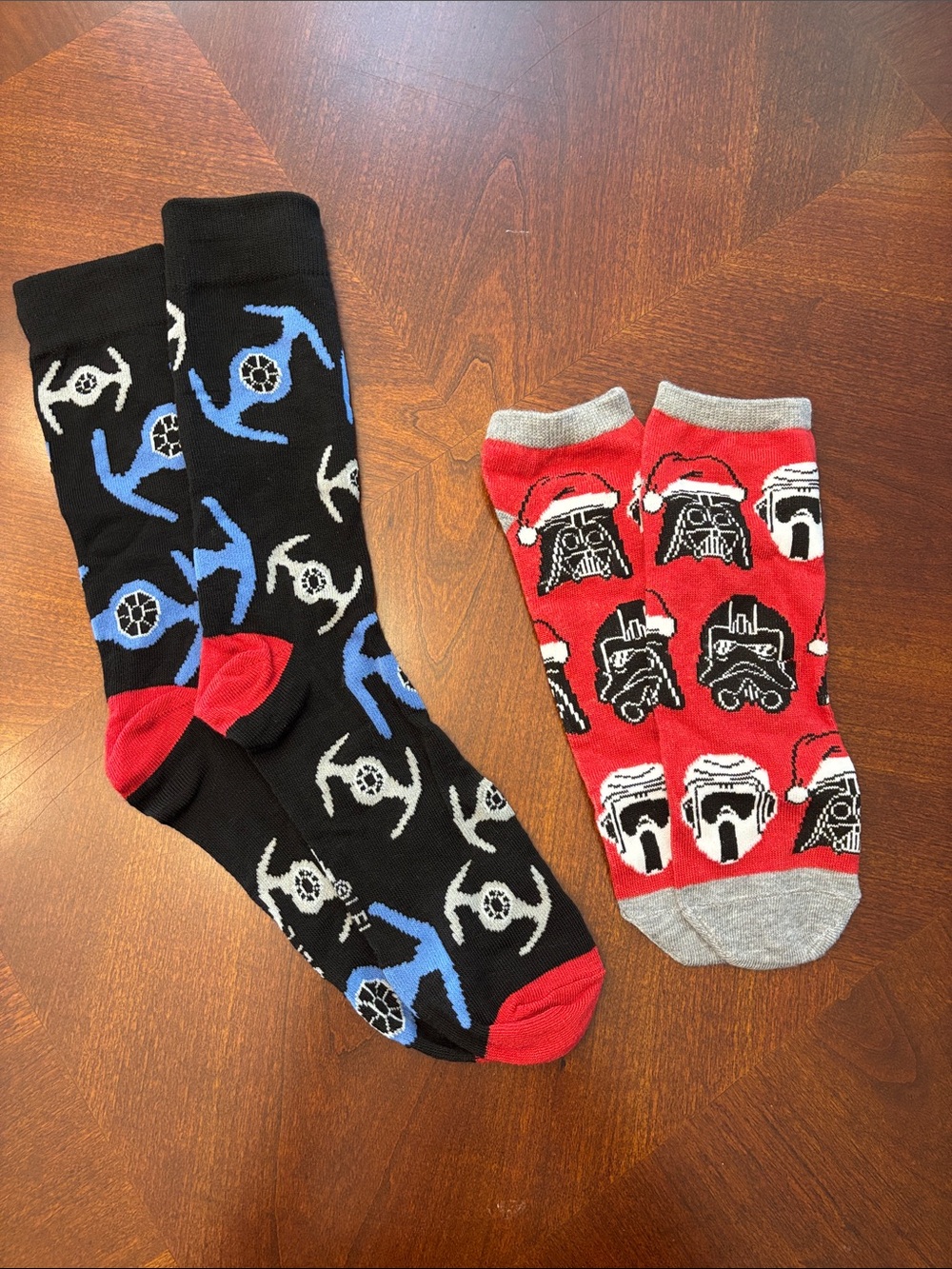 LFL by Lust for Life Black & Red Star Wars socks   One Christmas